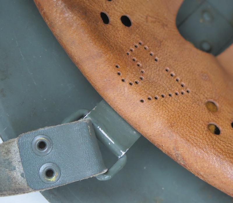 WW2 Italian M33 steel helmet — image 6