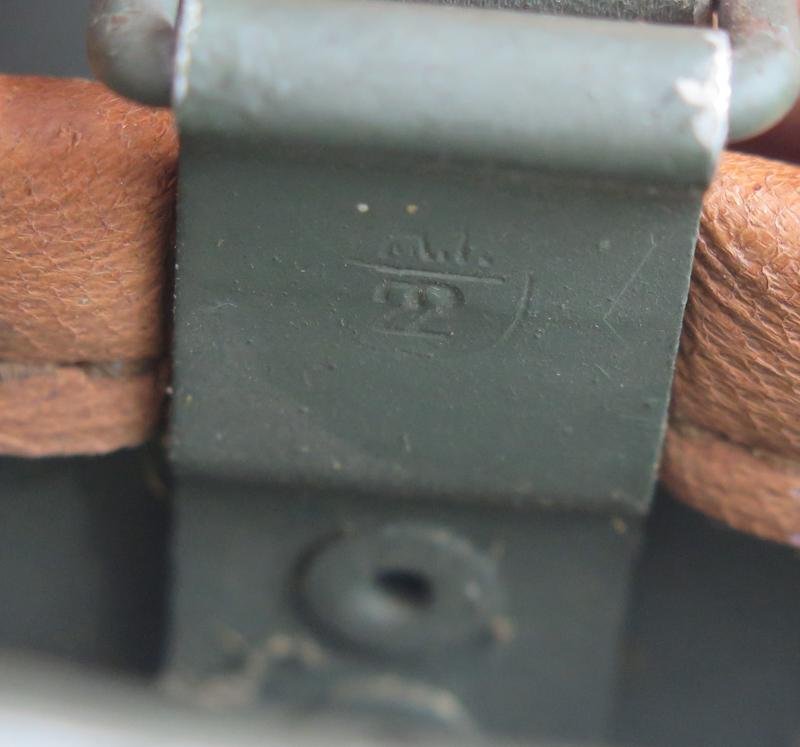 WW2 Italian M33 steel helmet — image 9