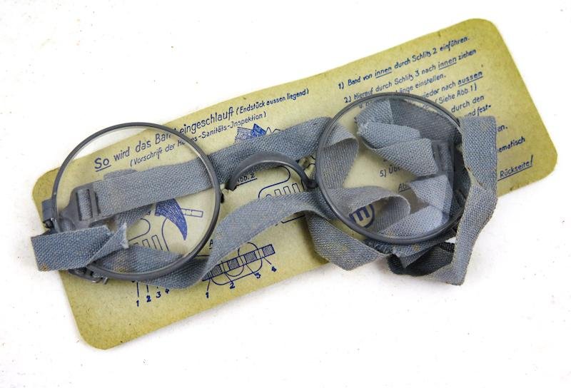 WW2 German soldiers gas mask spectacles - Named — image 2