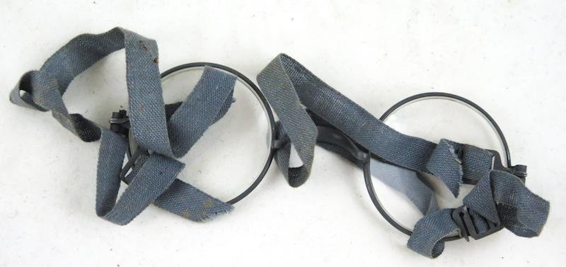 WW2 German soldiers gas mask spectacles - Named — image 4