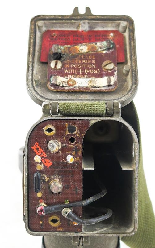 WW2 US army Signal corps BC-611-C Handie Talkie - 1944 — image 6