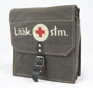 WW2 Finnish medics first aid bag M/43