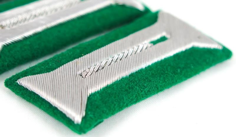 WW2 German Wehrmacht Gebirgsjäger Officers Waffenrock sleeve tabs — image 4