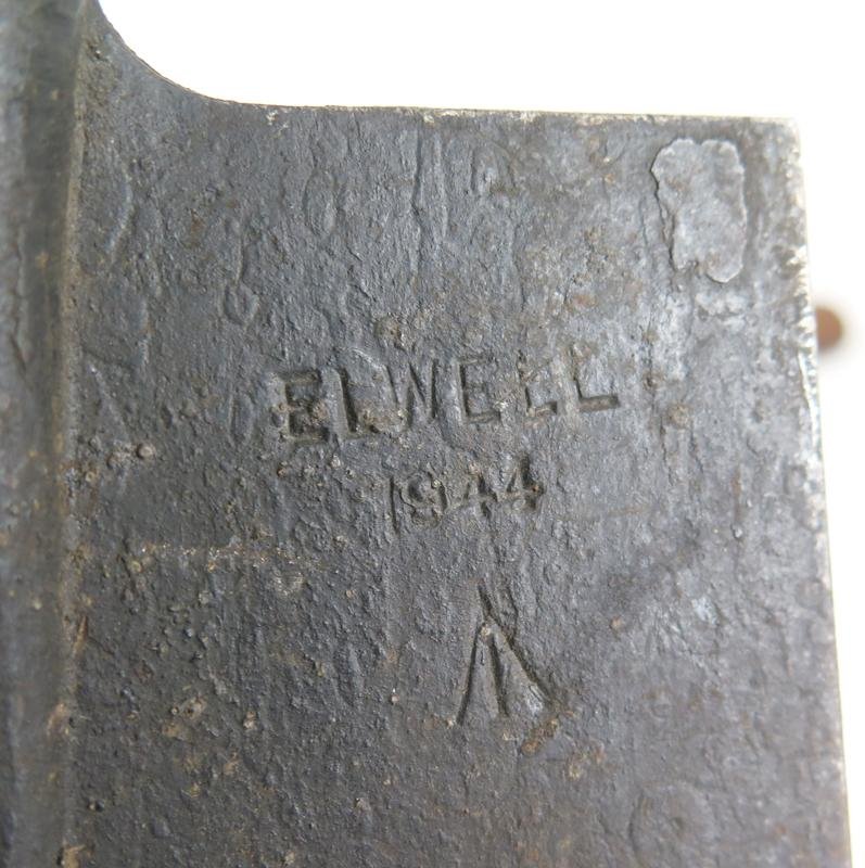WW2 British army P37 entrenching tool — image 4
