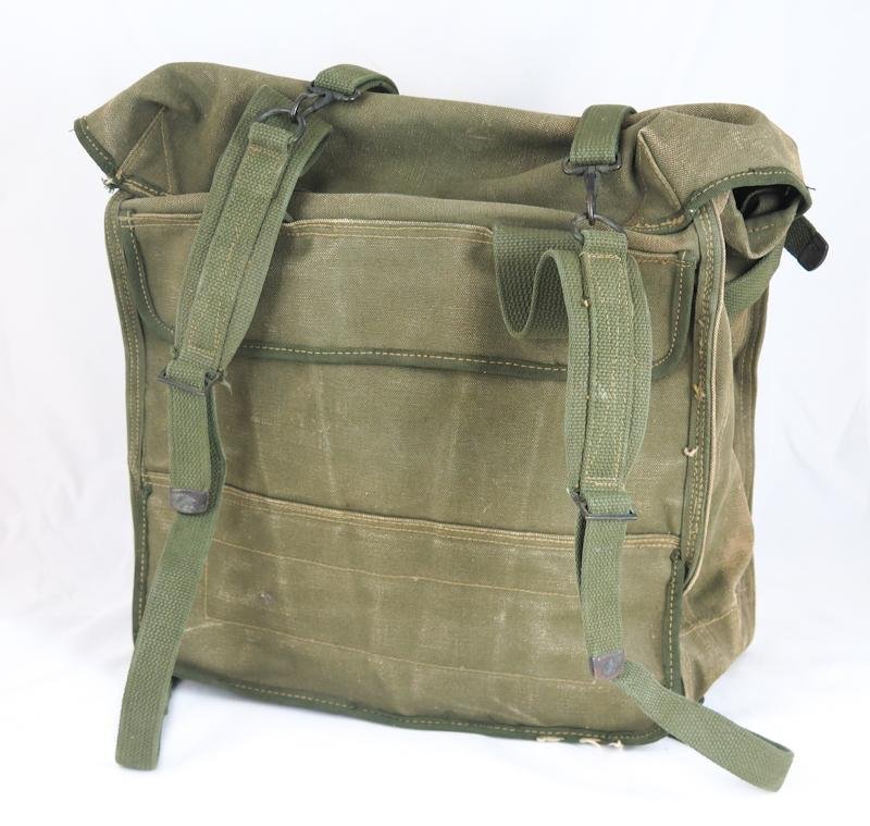 WW2 US Signal Corps BG-172 bag — image 2
