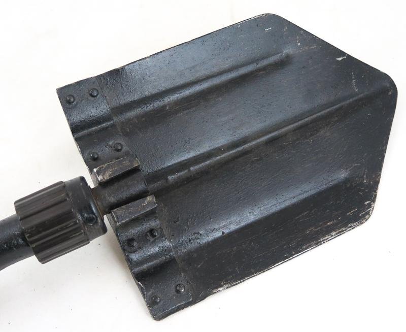 WW2 German Wehrmacht/Waffen-SS M38 folding entrenching tool with carrier — image 10