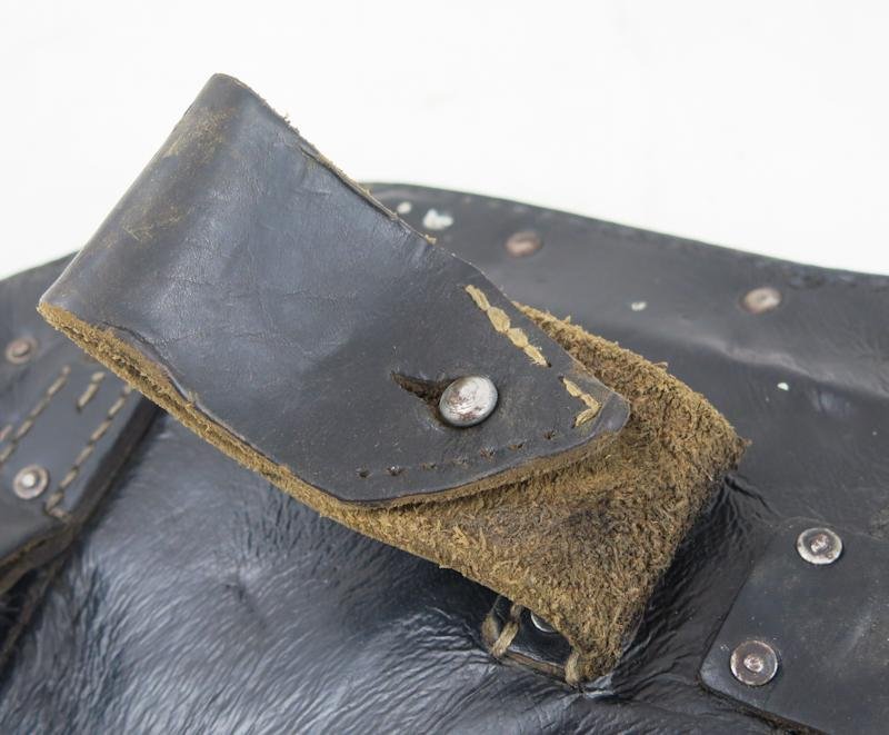 WW2 German Wehrmacht/Waffen-SS M38 folding entrenching tool with carrier — image 5