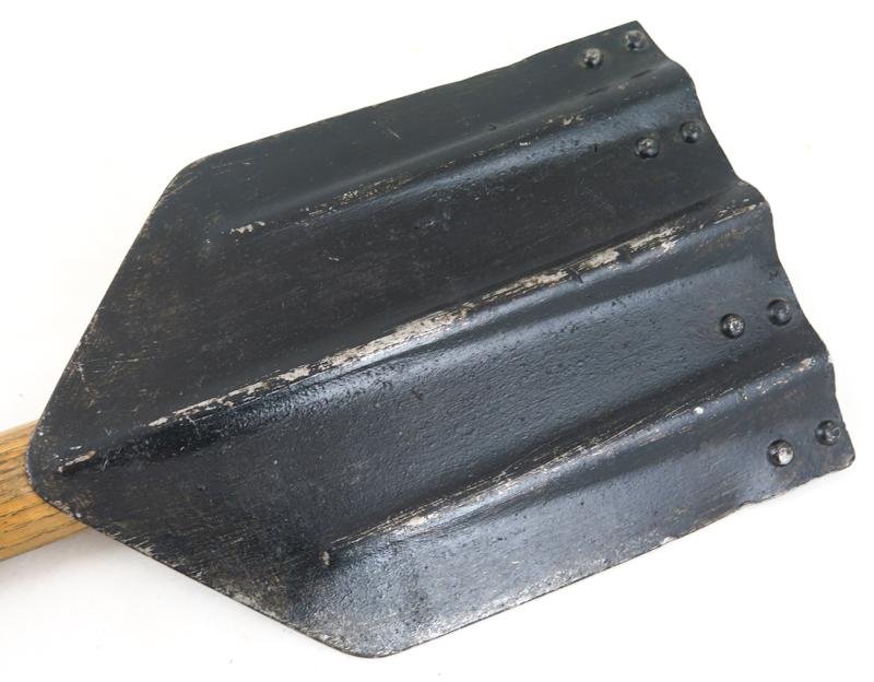 WW2 German Wehrmacht/Waffen-SS M38 folding entrenching tool with carrier — image 9