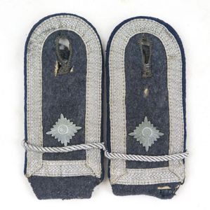 WW2 German Luftwaffe Feldwebel officer candidate shoulder boards - Medic