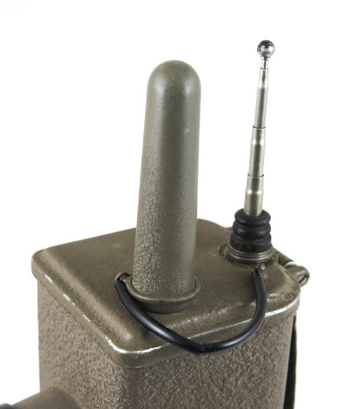 WW2 US army Signal corps BC-611-C Handie Talkie - 1944 — image 3