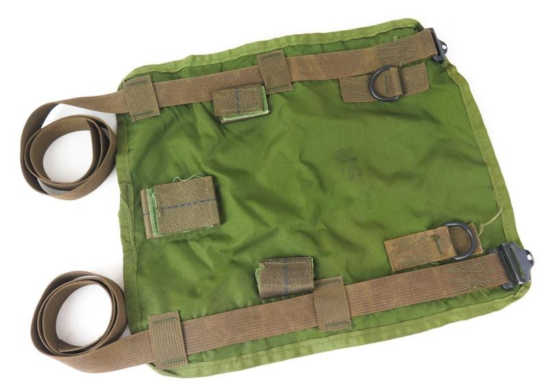 Cold war US army M1967 field gear set- Entrenching tool pouch and sleeping bag carrier — image 5
