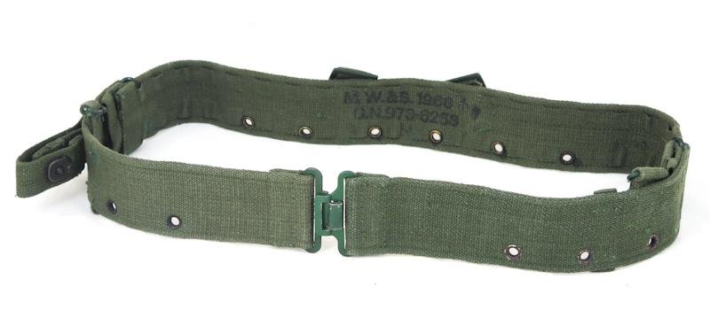 Post-war British P44 jungle green belt - 1966