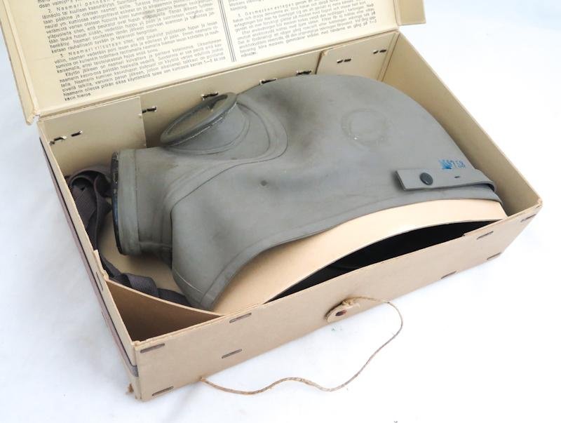 WW2 Finnish civil defence gasmask M/39 — image 2