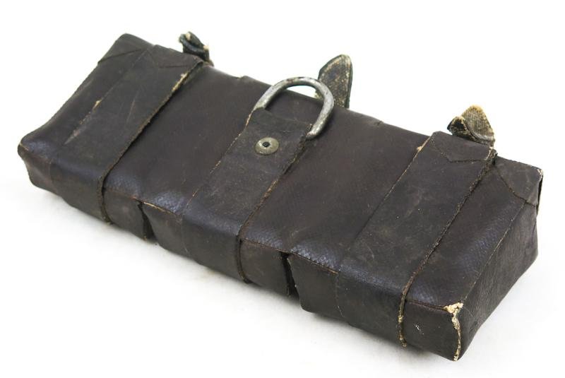 WW2 Finnish army rifle ammunition pouch economy pattern - rubber — image 4