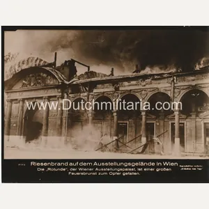 (Pressphoto) Riesenbrand auf dem Ausstellungsgelände in Wien (24x18cm)
