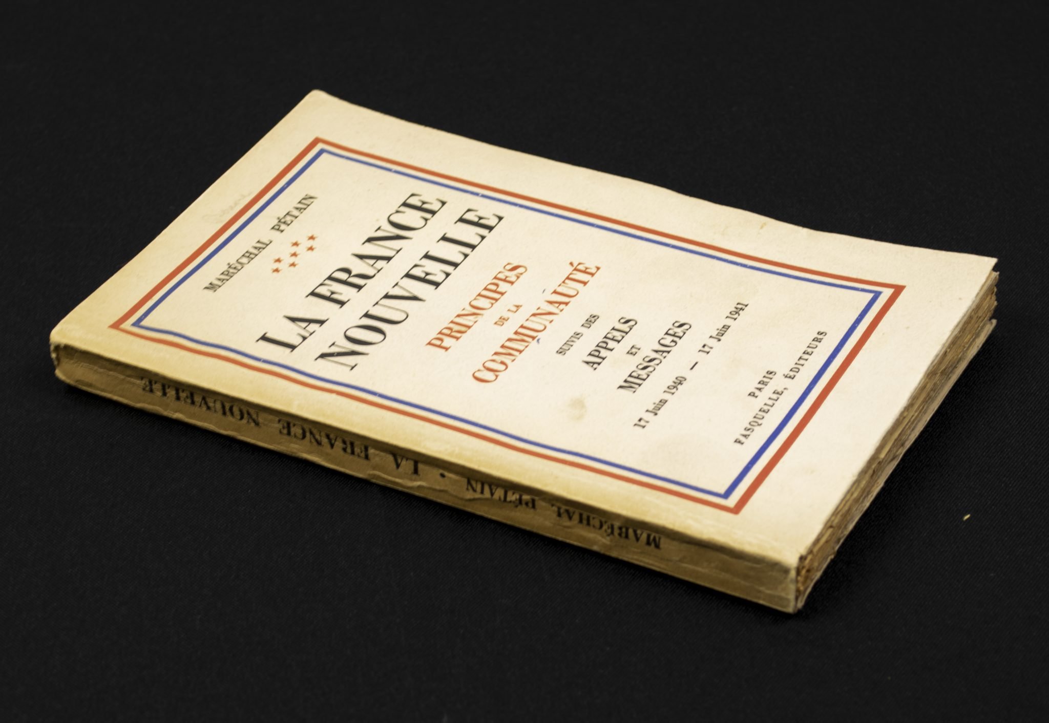 Vichy France poster + Marechal Petain book: 'Principes de la Communauté' — image 17