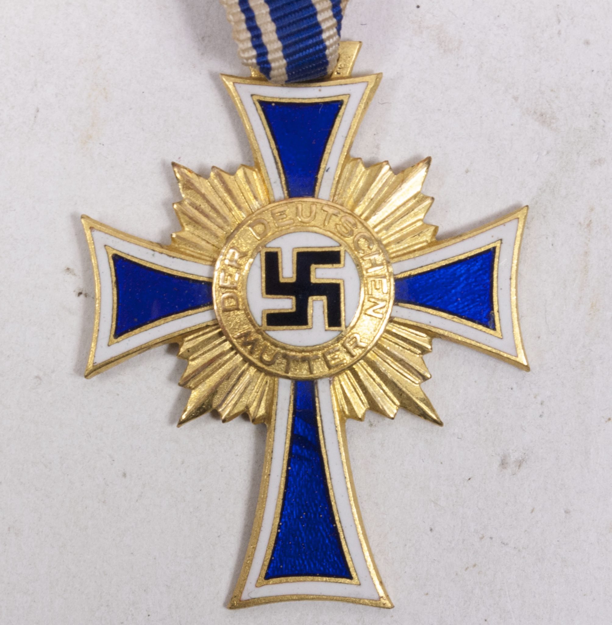 Mutterkreuz gold + etui (Maker Franz reischauer Oberstein) — image 11