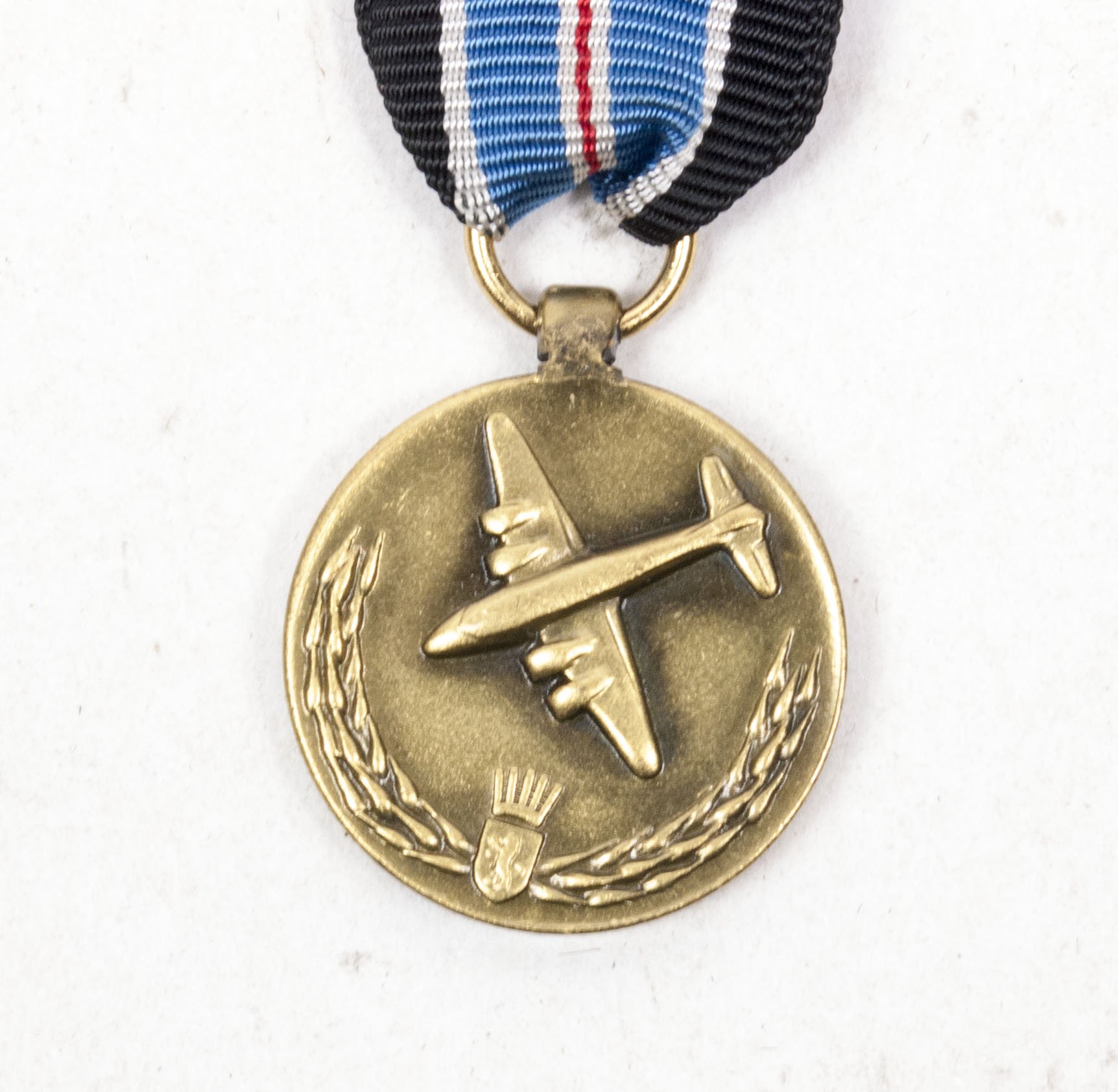 (USA) Miniature For Humane Action VBerlin Airlift medal — image 3