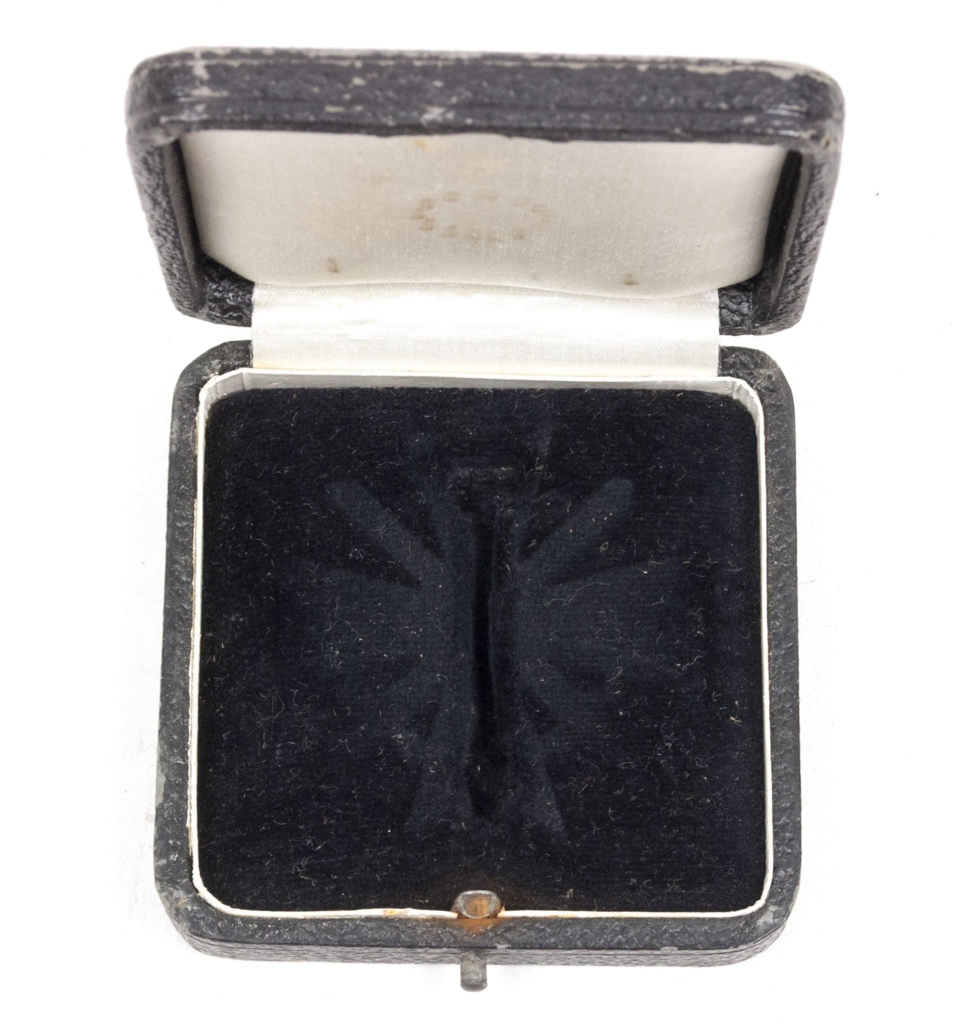 Kriegsverdienstkreuz 1e Klasse (KVK1) / War Merit Cross first Class + case — image 7