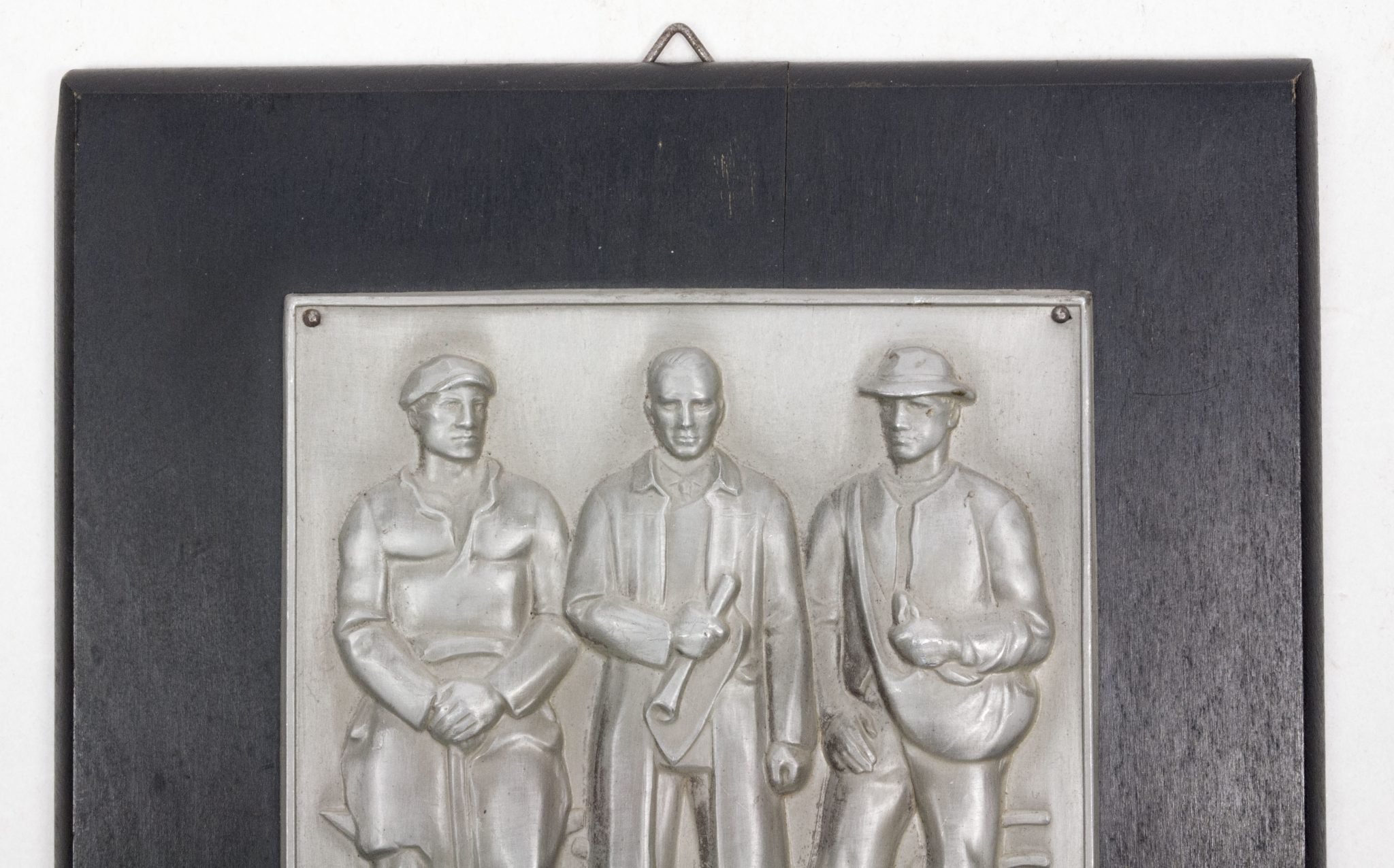 Deutsche Arbeitsfront (DAF) Plaque 'Ehret die Arbeit und achtet den Arbeiter' — image 4