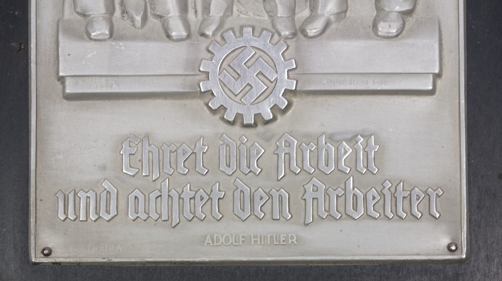 Deutsche Arbeitsfront (DAF) Plaque 'Ehret die Arbeit und achtet den Arbeiter' — image 6