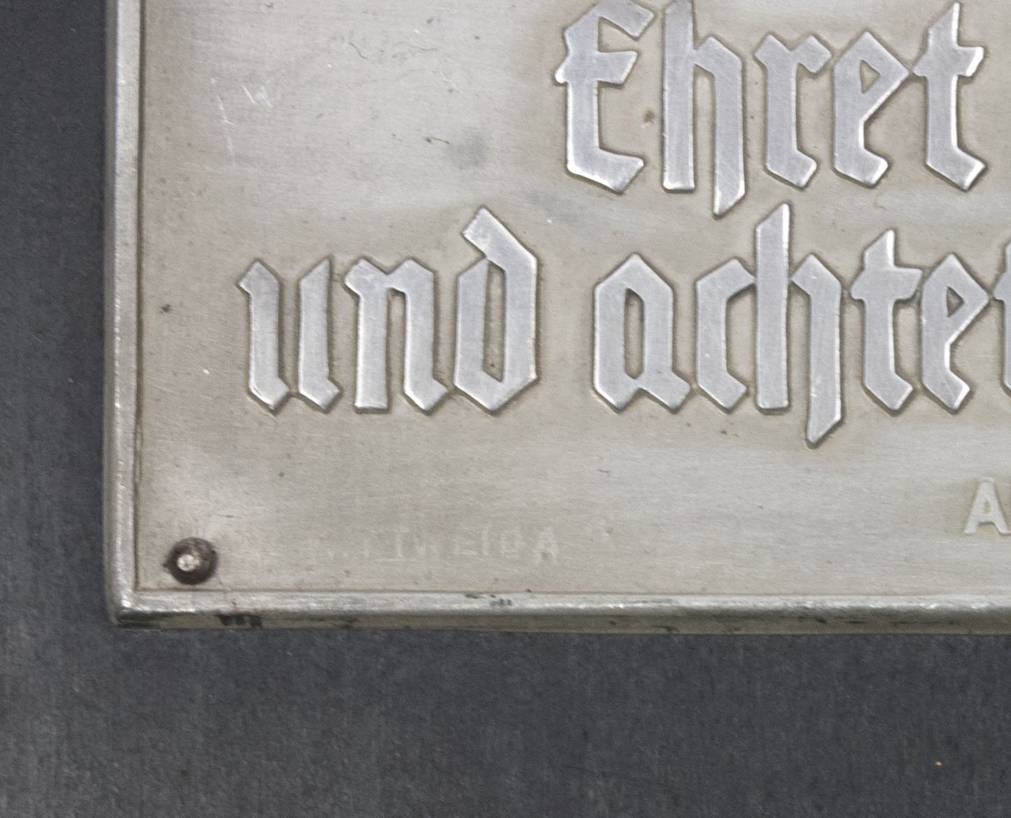 Deutsche Arbeitsfront (DAF) Plaque 'Ehret die Arbeit und achtet den Arbeiter' — image 7