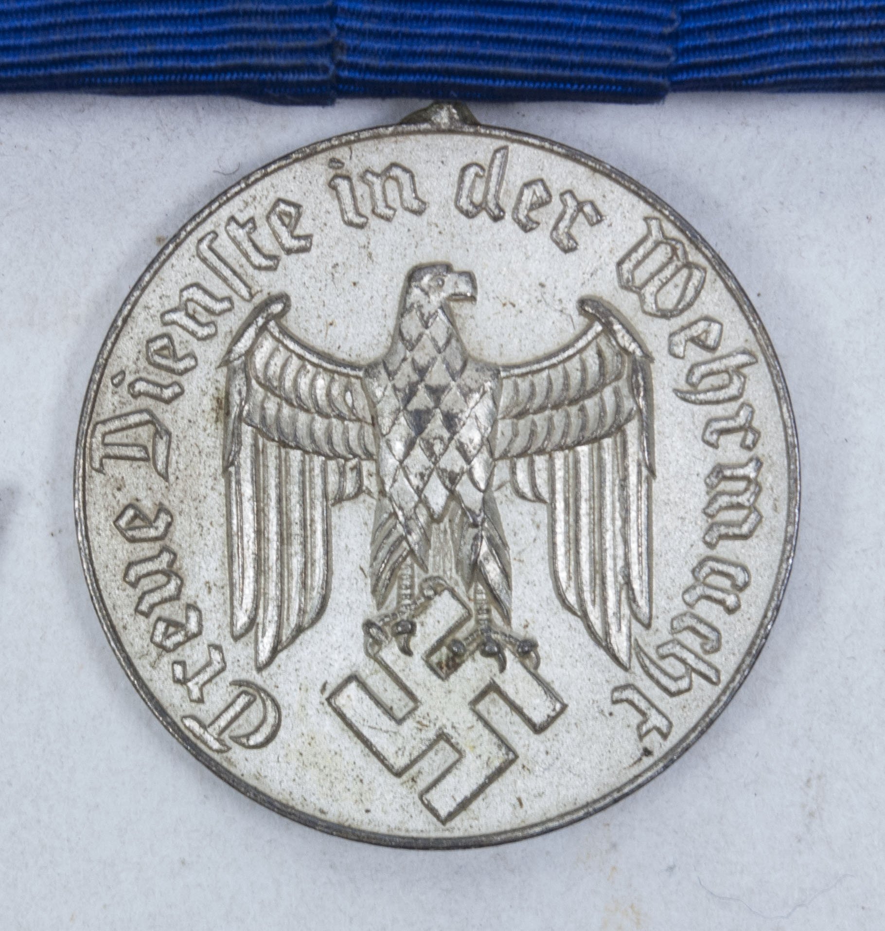 Wehrmacht (Heer) medalbar with 18 + 4 year long service medals — image 11