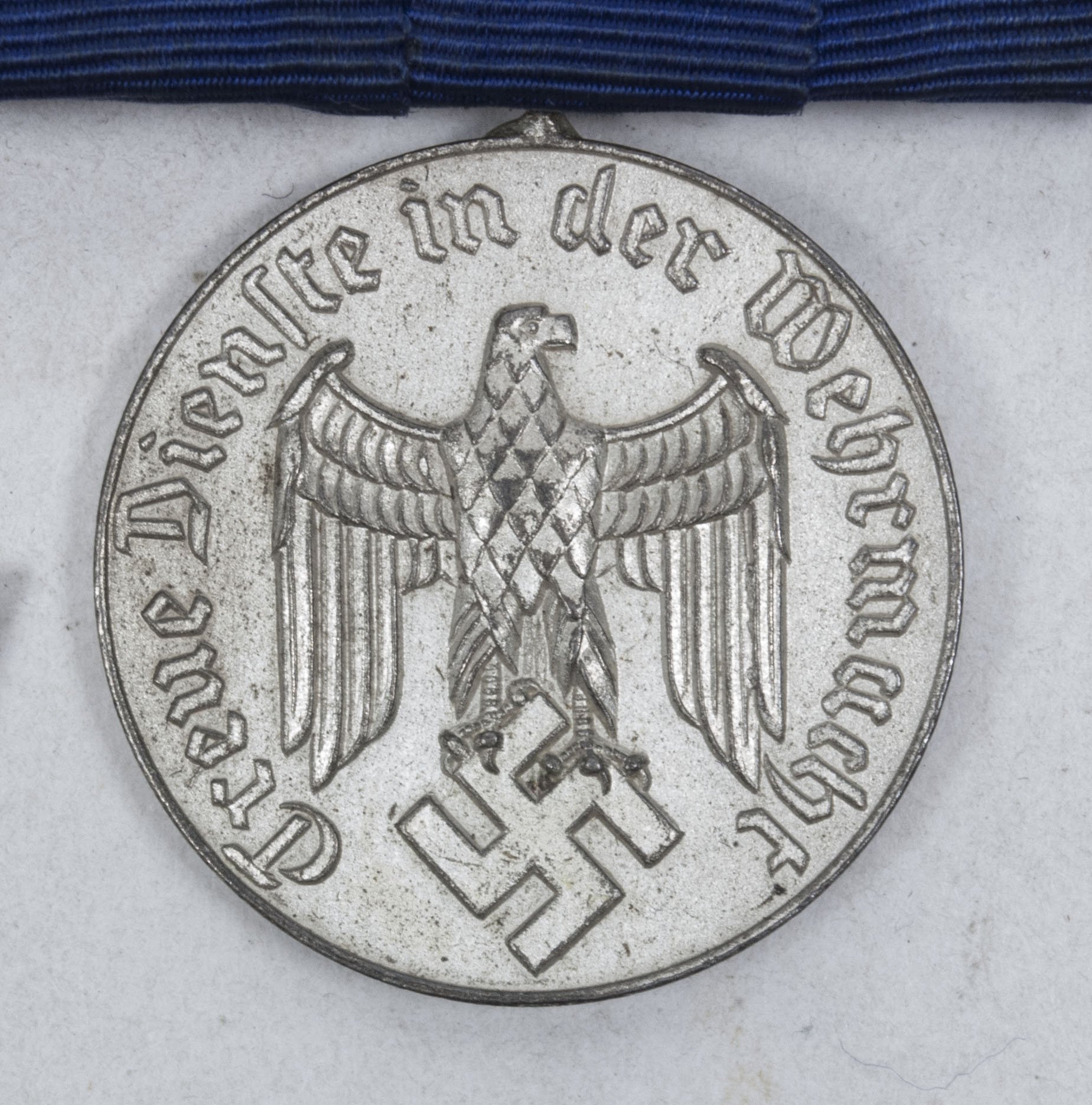Wehrmacht (Heer) medalbar with 18 + 4 year long service medals — image 12