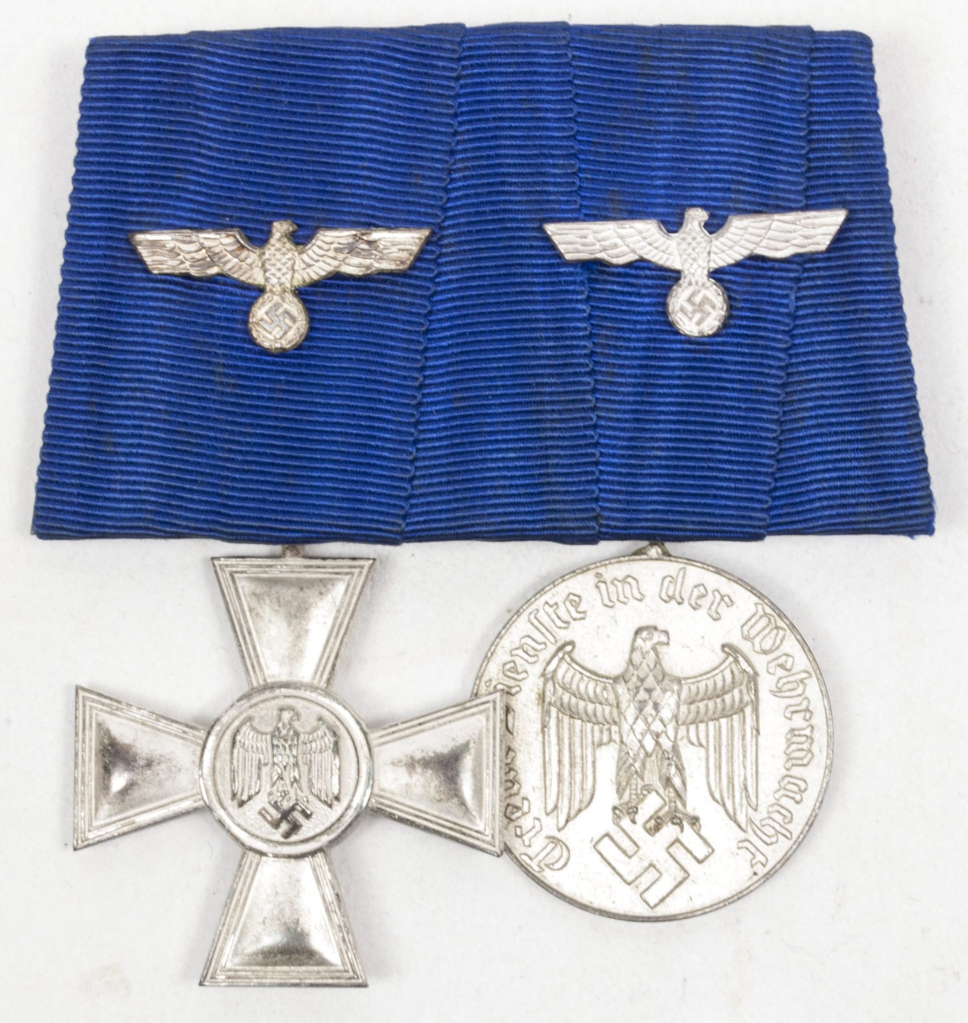 Wehrmacht (Heer) medalbar with 18 + 4 year long service medals — image 3