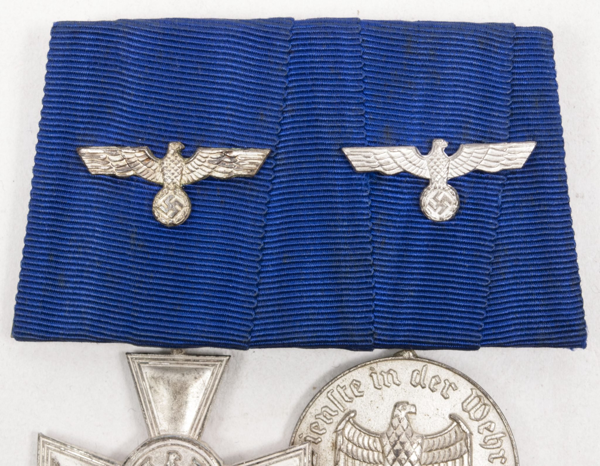 Wehrmacht (Heer) medalbar with 18 + 4 year long service medals — image 5
