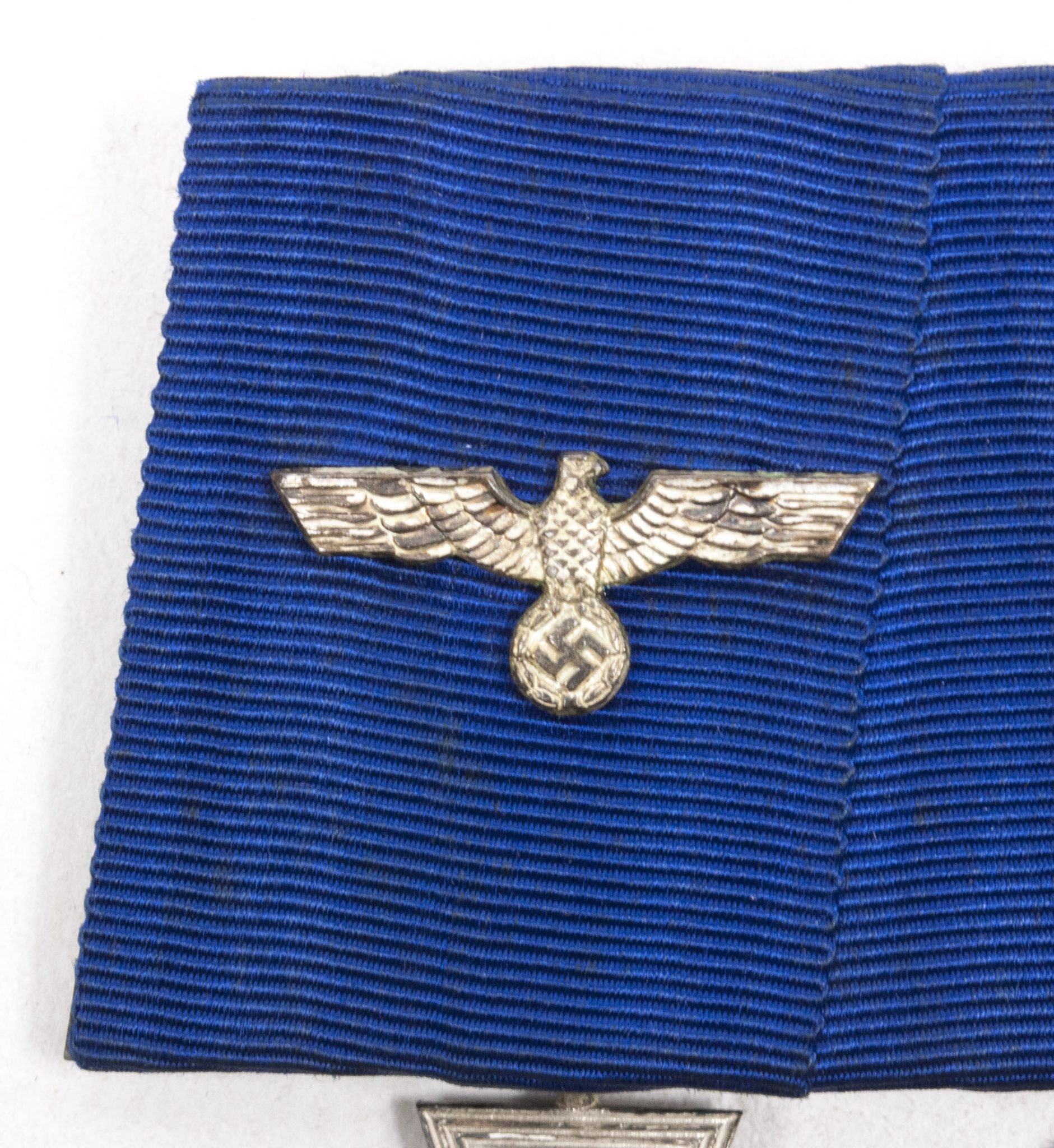 Wehrmacht (Heer) medalbar with 18 + 4 year long service medals — image 6