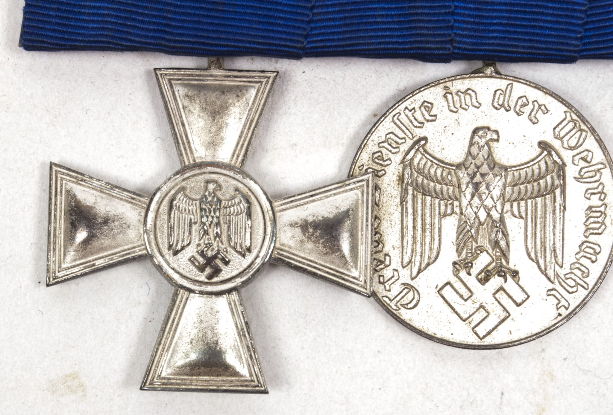 Wehrmacht (Heer) medalbar with 18 + 4 year long service medals — image 9