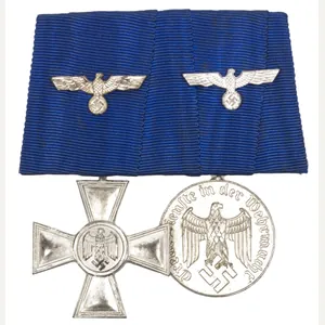 Wehrmacht (Heer) medalbar with 18 + 4 year long service …