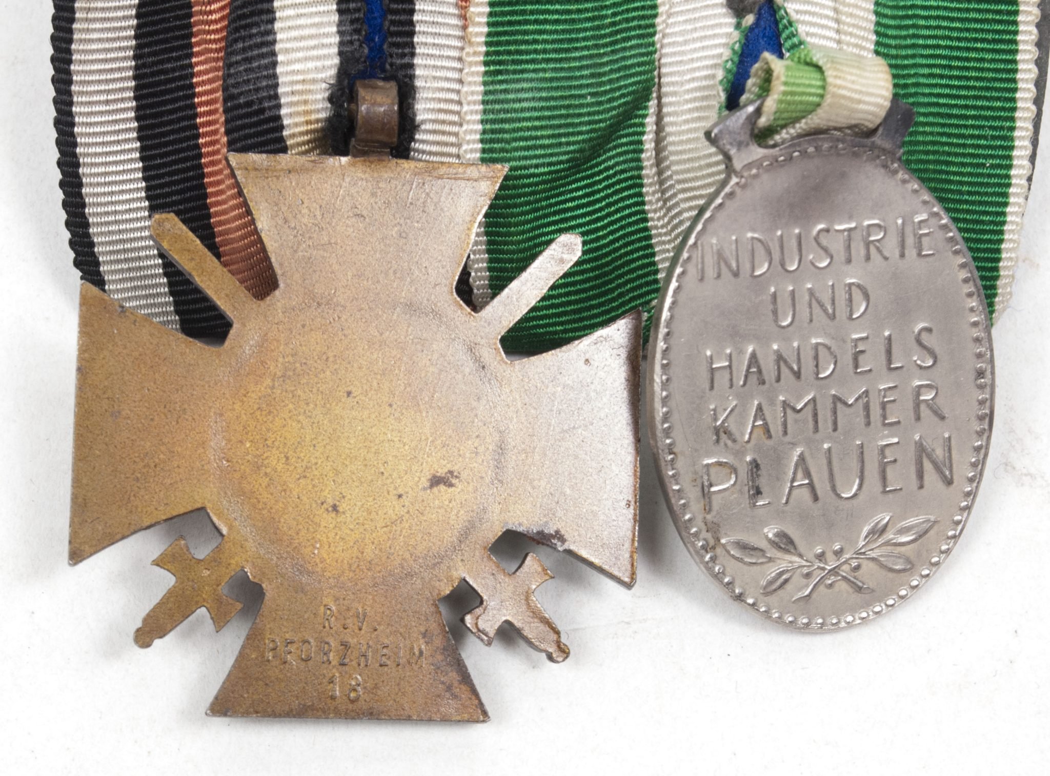 German medalbar with silver(!) Industrie und Handelskammer Plauen medal by Karl Goetz + Frontkämpfer Ehrenkreuz – Rare — image 12