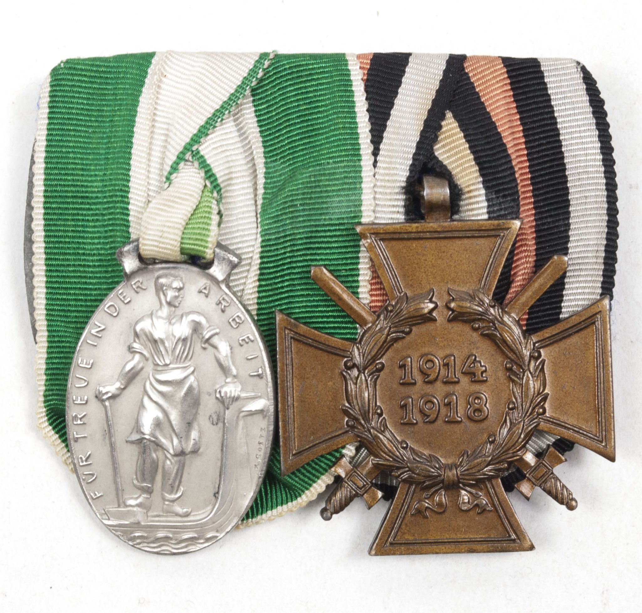 German medalbar with silver(!) Industrie und Handelskammer Plauen medal by Karl Goetz + Frontkämpfer Ehrenkreuz – Rare — image 3