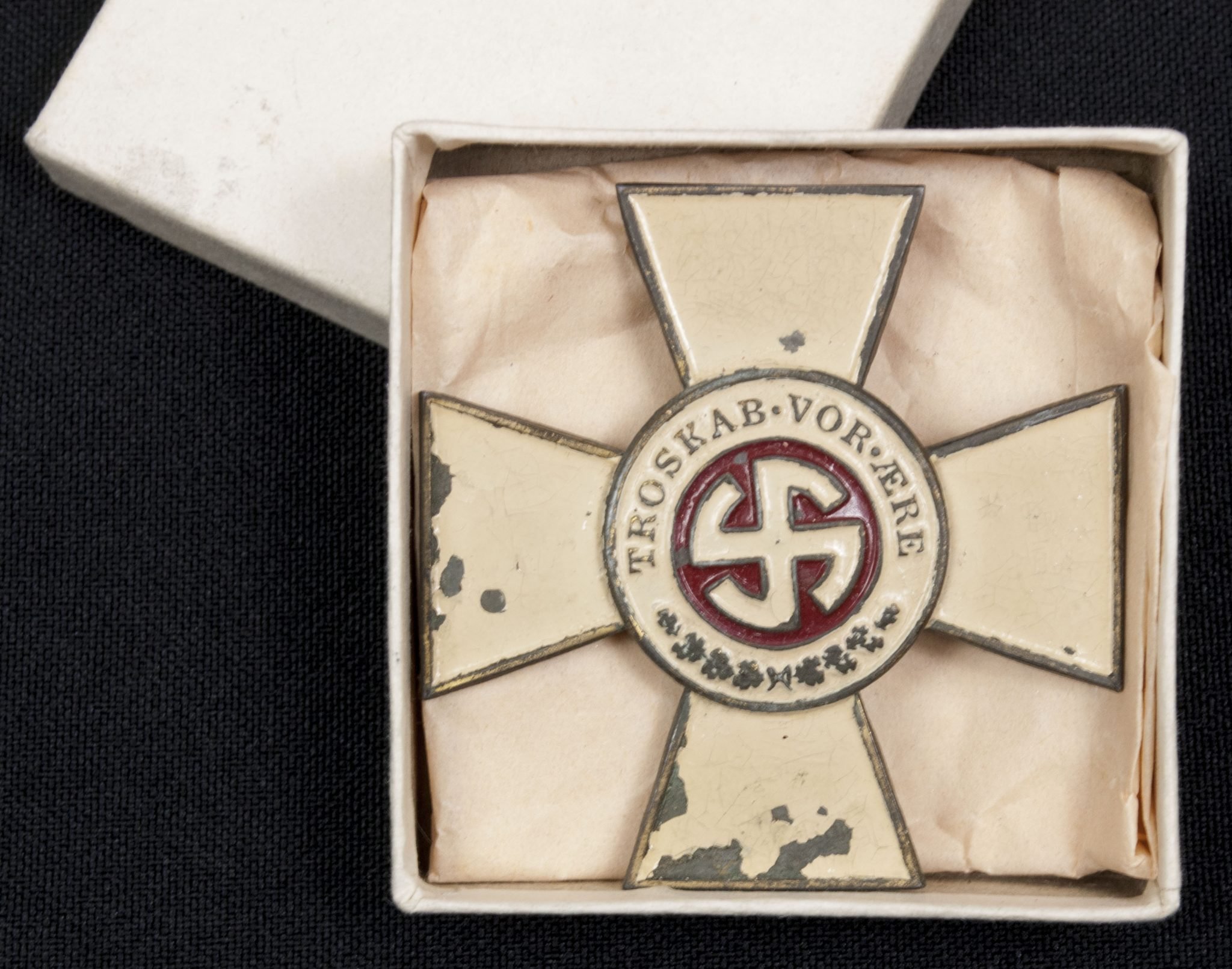 (Denmark) Cased Waffen-SS Ehrenkreuz des Schalburg-Korps für Mannschaften — image 3