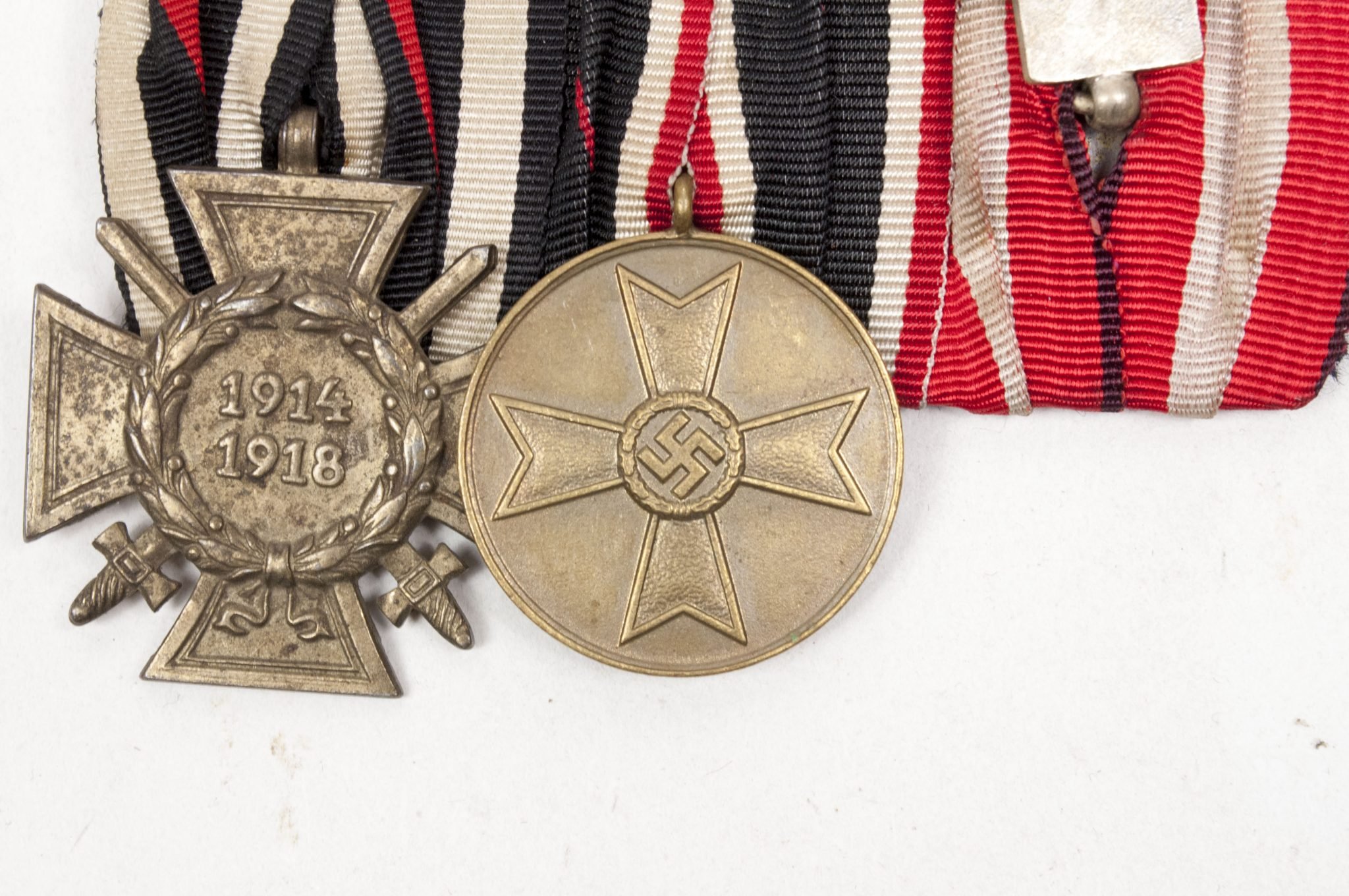 German medalbar with Frontkämpfer Ehrenkreuz + Kriegsverdienstmedaille + Feuerwehr Ehrenzeichen 2. Stufe – rare — image 4