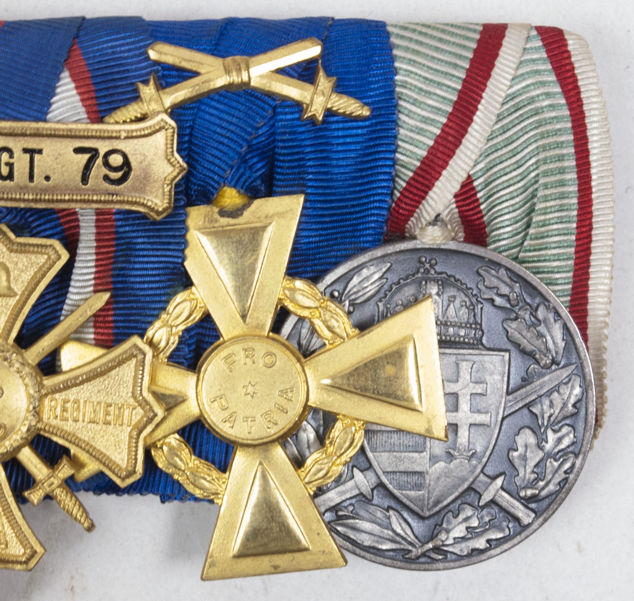 Sachsen-Altenburg large medalbar with EK2, Tapferkeitsmedaille, Ehrenlegion medal, Kyffhäuser medaille, Regiments Erinnerungskreuz, Ehrenlegion kreuz, Kriegserinnerungsmedaille (maker J. Reimann Berlin) — image 16