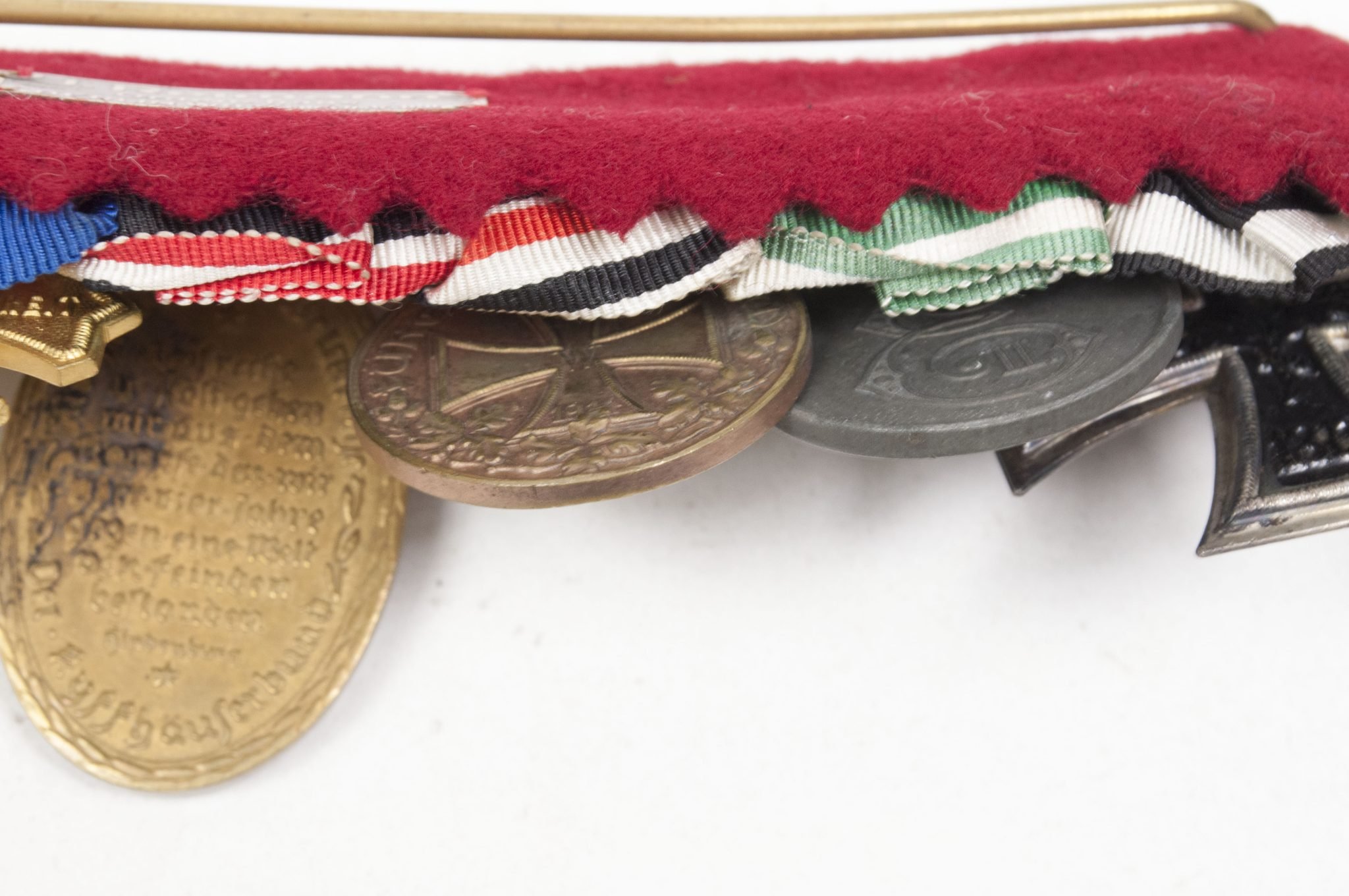 Sachsen-Altenburg large medalbar with EK2, Tapferkeitsmedaille, Ehrenlegion medal, Kyffhäuser medaille, Regiments Erinnerungskreuz, Ehrenlegion kreuz, Kriegserinnerungsmedaille (maker J. Reimann Berlin) — image 22