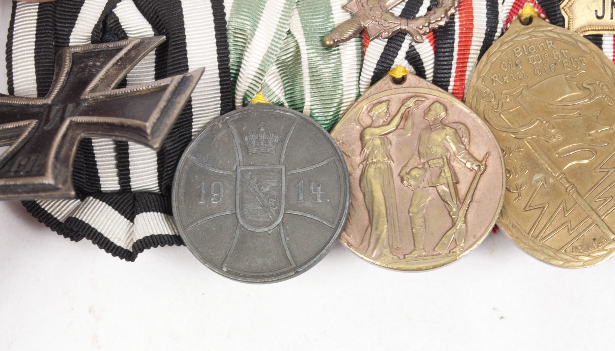 Sachsen-Altenburg large medalbar with EK2, Tapferkeitsmedaille, Ehrenlegion medal, Kyffhäuser medaille, Regiments Erinnerungskreuz, Ehrenlegion kreuz, Kriegserinnerungsmedaille (maker J. Reimann Berlin) — image 8