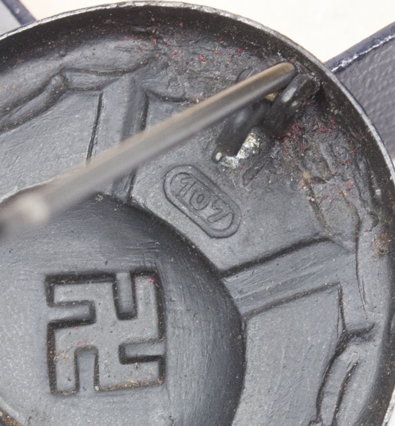 Cased Woundbadge black / Verwundetenabzeichen Schwarz MM '107' (Carl Wild Hamburg) — image 3