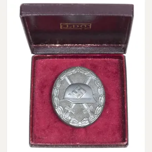 Cased Silver woundbadge (VWA Silber) MM '65' (Klein & Quenzer)