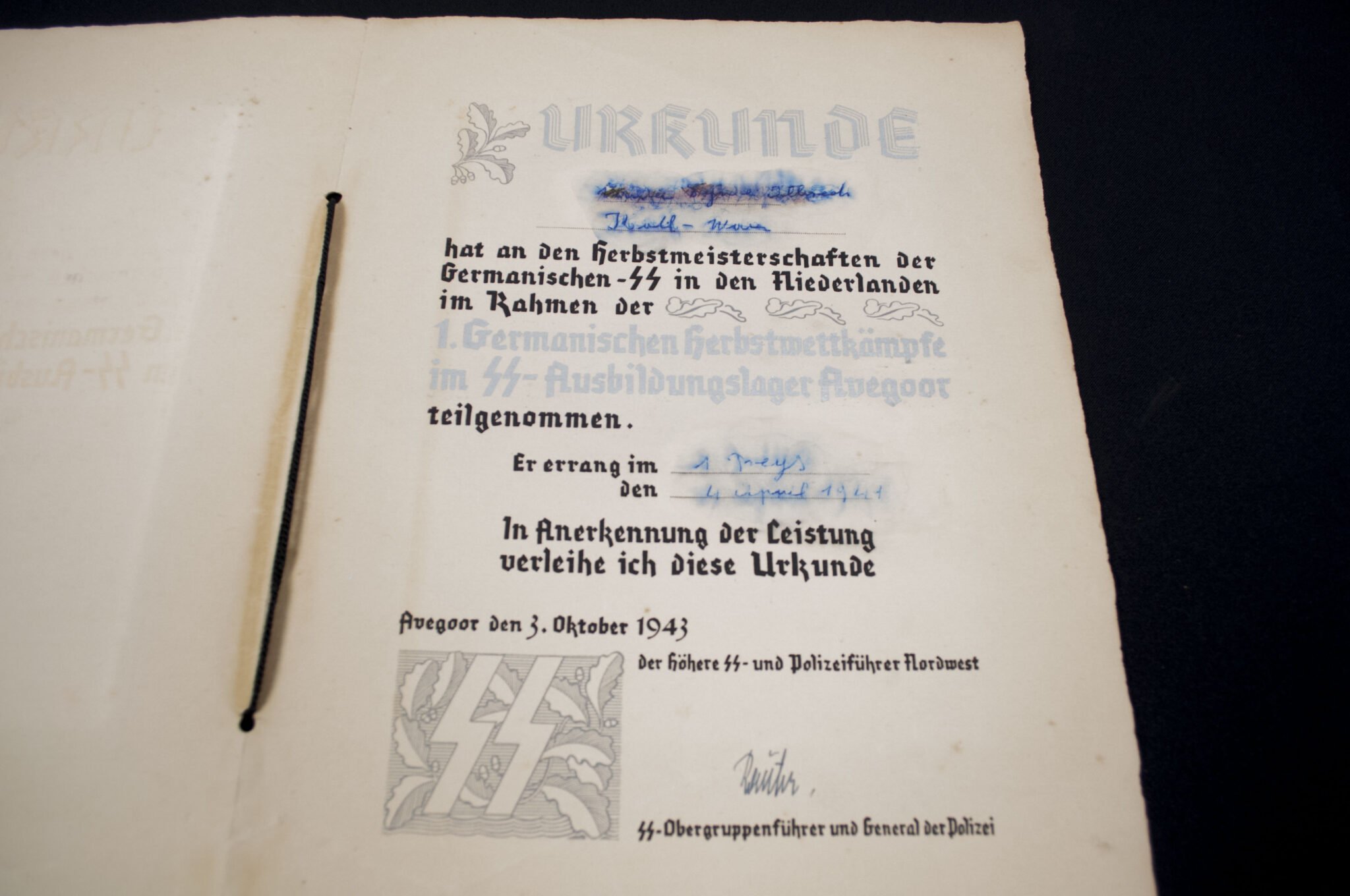 Dutch SS / Germaansche SS : Urkunde SS-Ausbildungslager Avegoor with original Rauter signature (Extremely rare!!!) — image 11