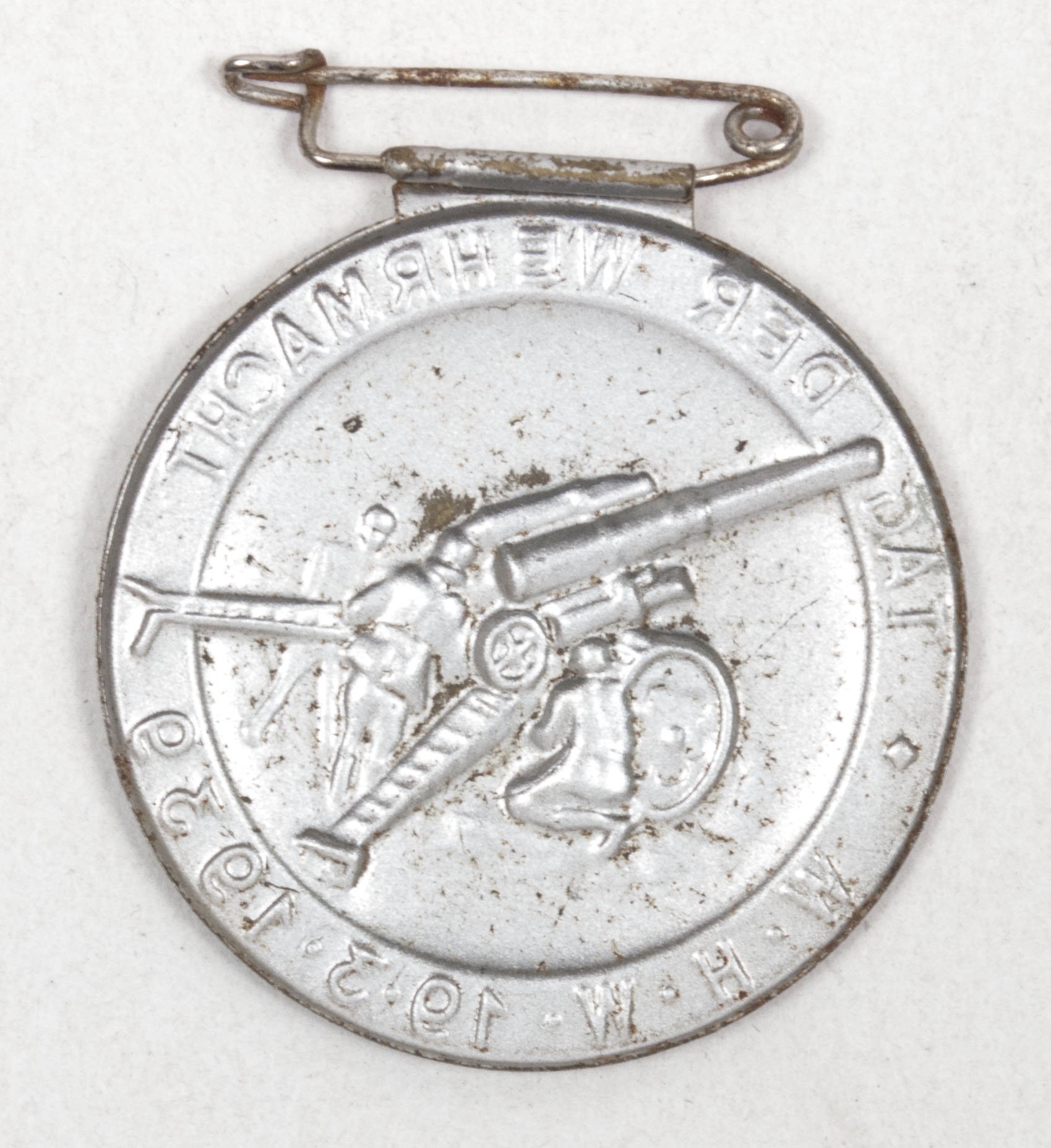 W.H.W. Tag der Wehrmacht 19.3.1939 abzeichen — image 2