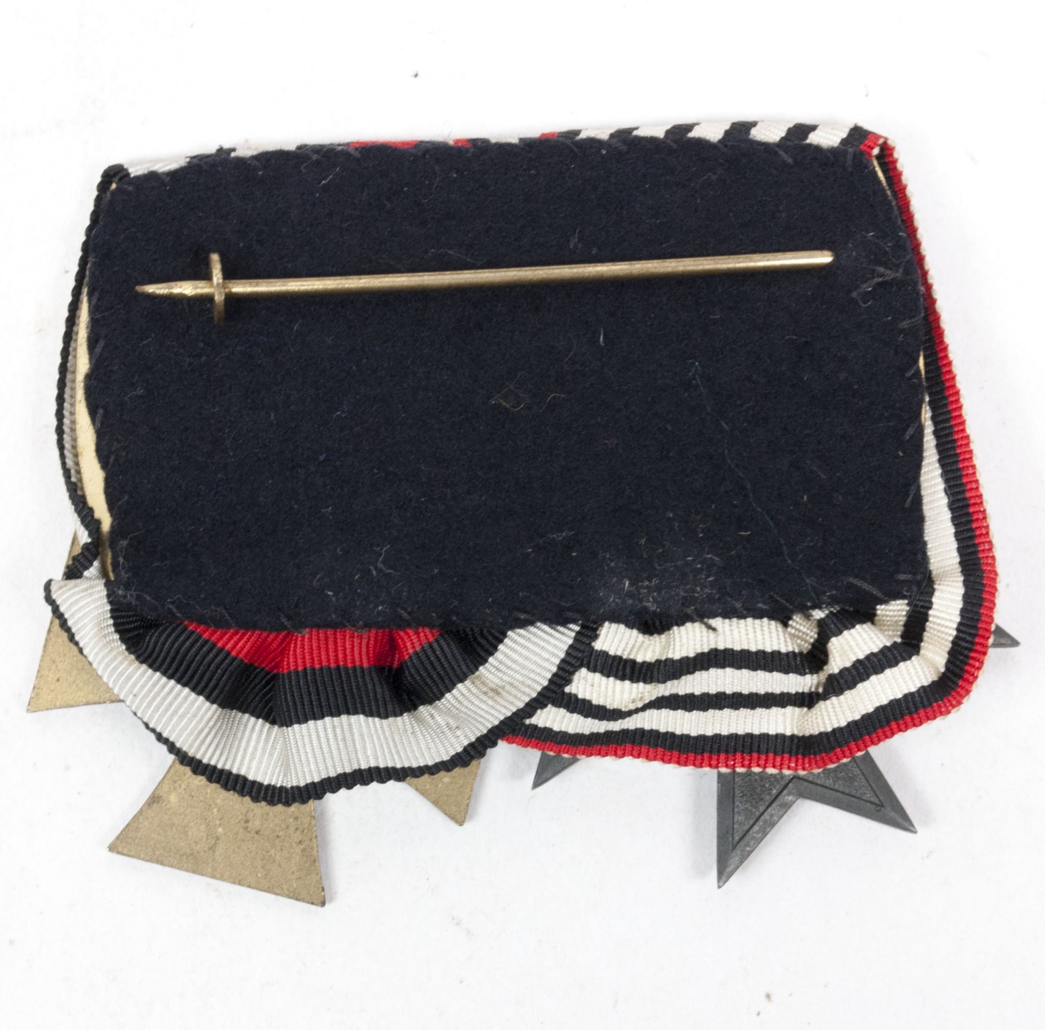 German medalbar with Kiregshilfskreuz + Nichtkämpferkreuz — image 2