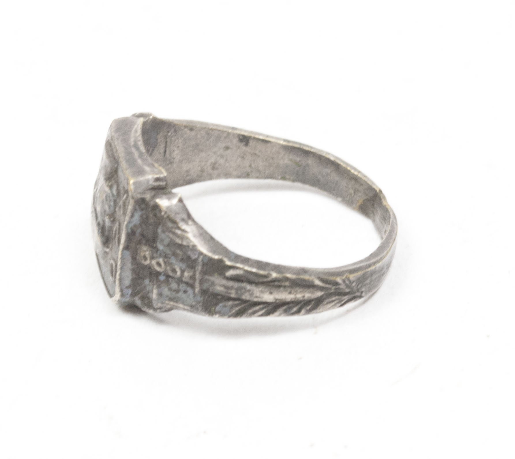 (Italy) Patriotic souvenir ring with image of Mussolini — image 2