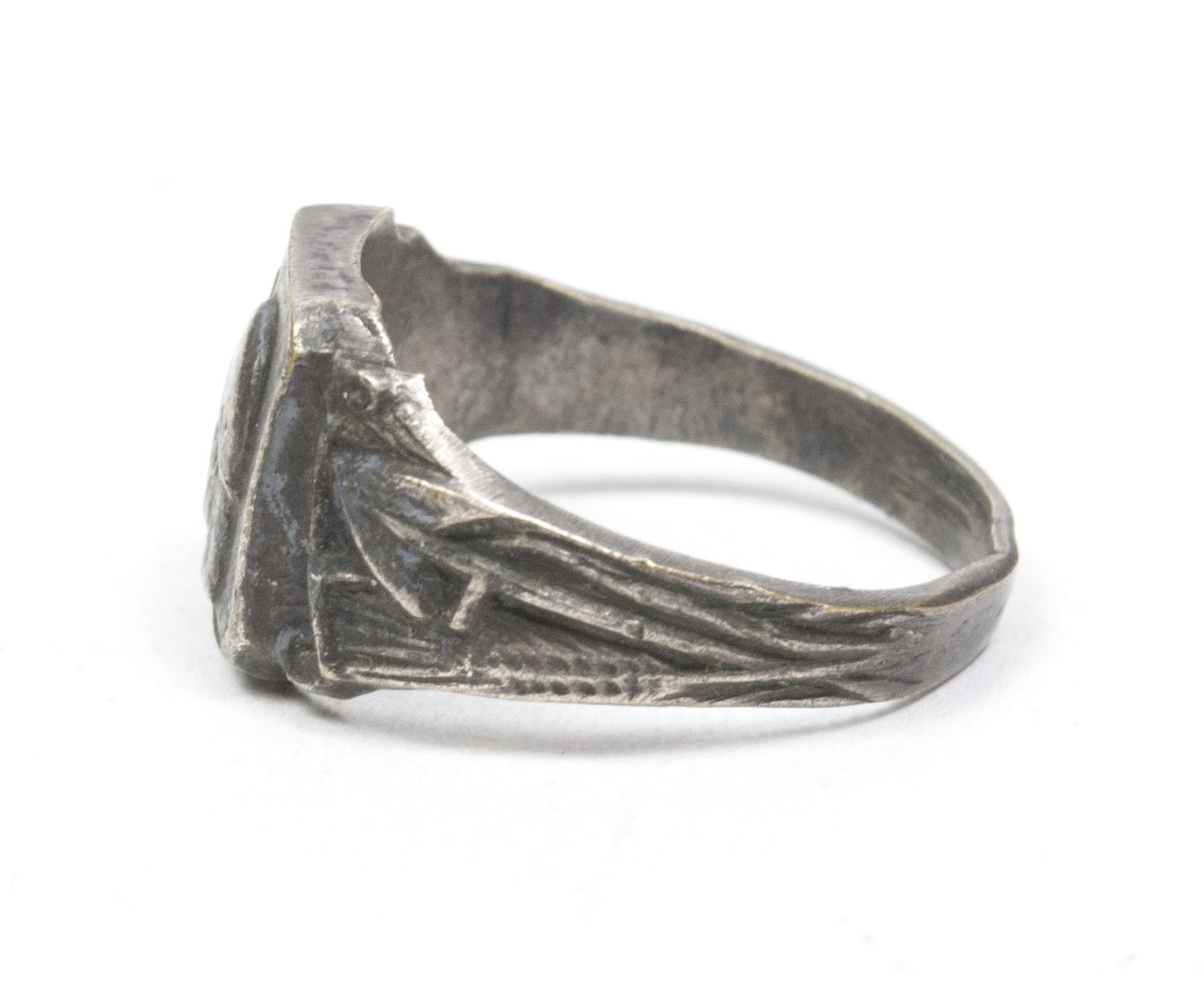 (Italy) Patriotic souvenir ring with image of Mussolini — image 3