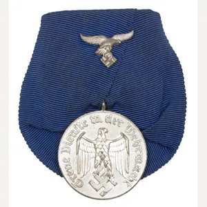 WWII German single medalbar Wehrmacht Dienstauszeichnung (With makerstag Max Reuter …