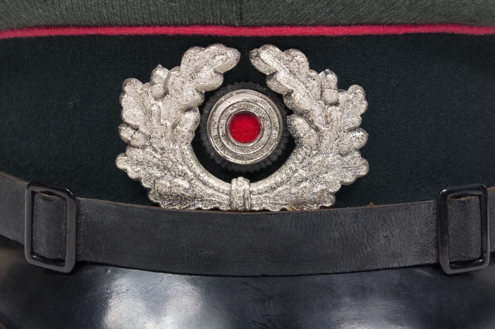 Wehrmacht (Heer) Panzerjäger NCO/EM visor (by maker G.A. Hoffmann Berlin SW 1936) – MINT — image 4
