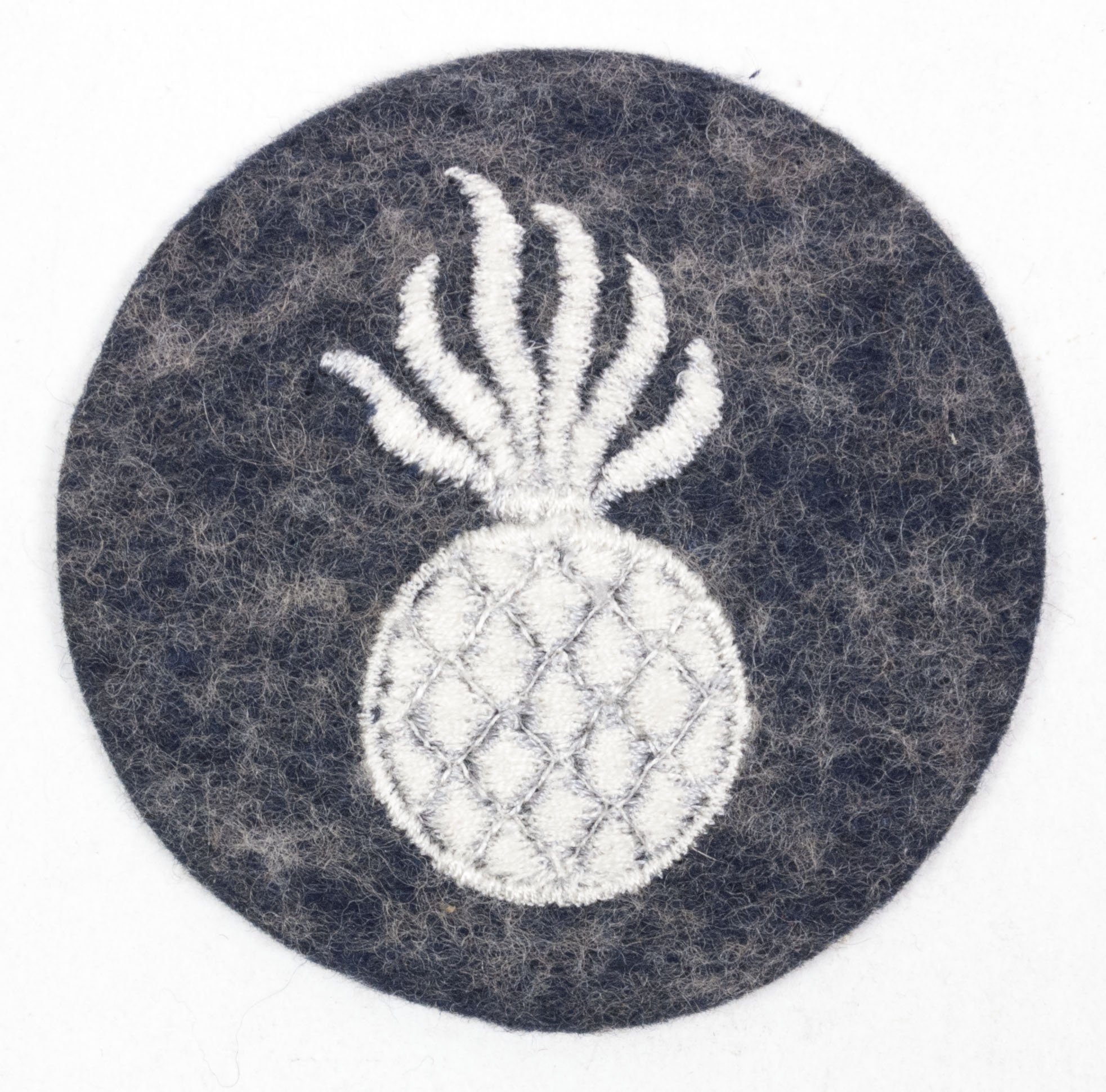 Luftwaffe Aerial Armorer Light-Bomber Personnel Trade Badge — image 2